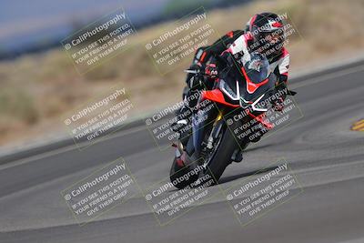 media/Sep-11-2022-SoCal Trackdays (Sun) [[81b7e951af]]/Turn 16 (945am)/